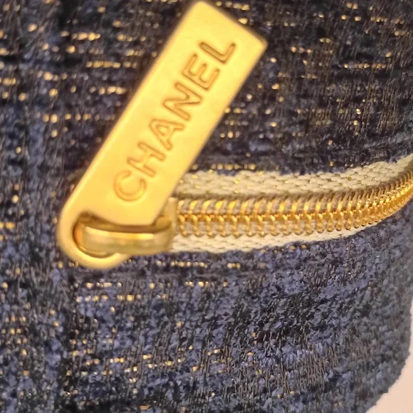 💋Chanel Zip Case Navy Gold * NEW - Picture 2 of 4